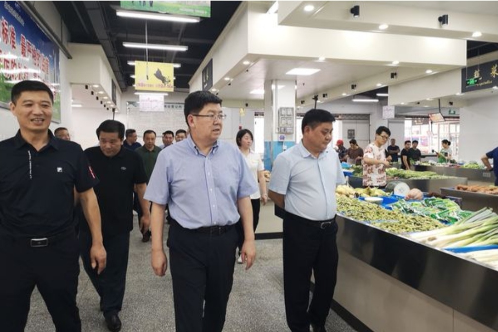 市委書記任澤鋒率隊赴屯溪區調研中心城區菜市場改造、食品安全工作